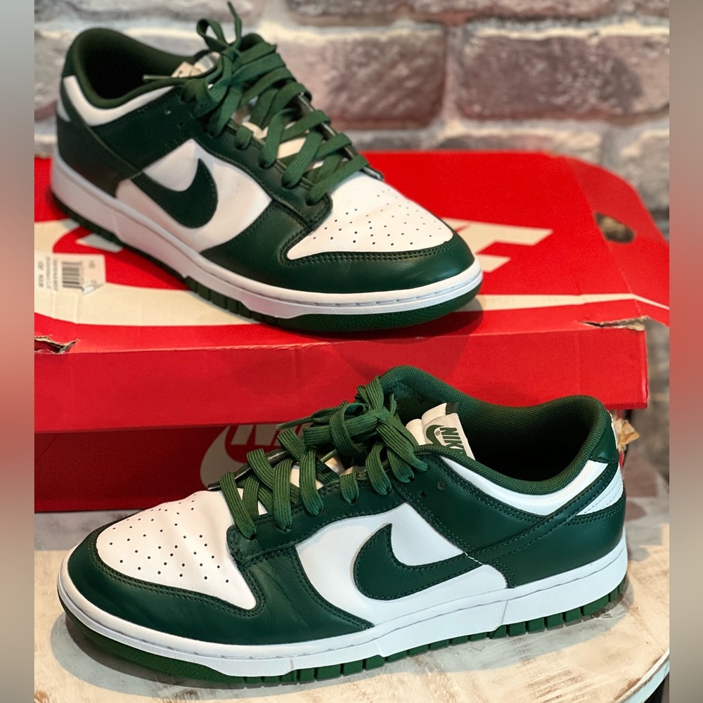 Nike Dunk Low Retro Michigan State VNDS size 9.5. Gently used. Green sneakers